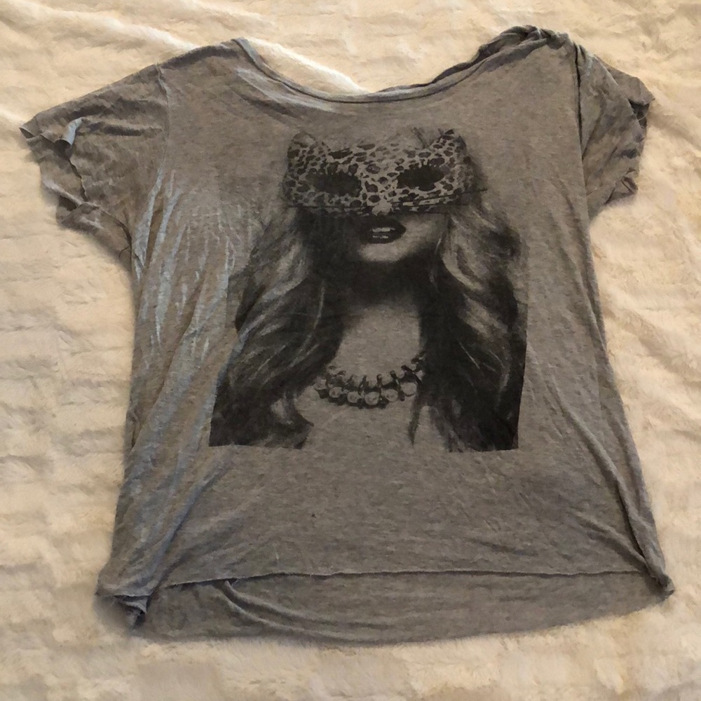 Cat mask girl forever 21 Taylor Swift top